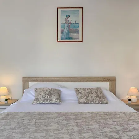 Paula - Roj440 By Interhome * Pazin